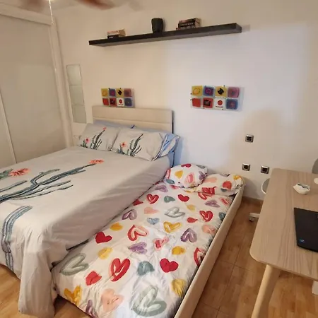 Lukite House Tias