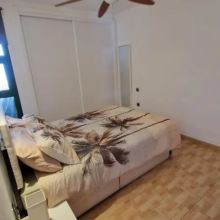 Lukite House * Tías